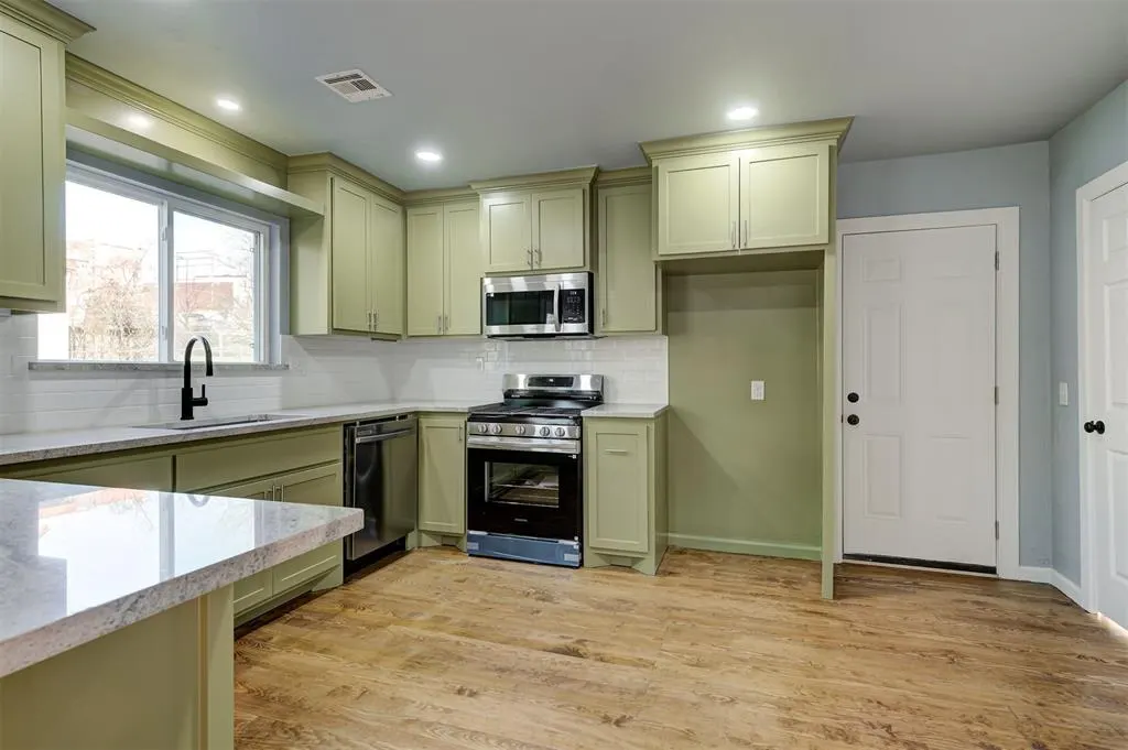Photo 12 — 208 E 10th Street, Chandler, OK 74834
