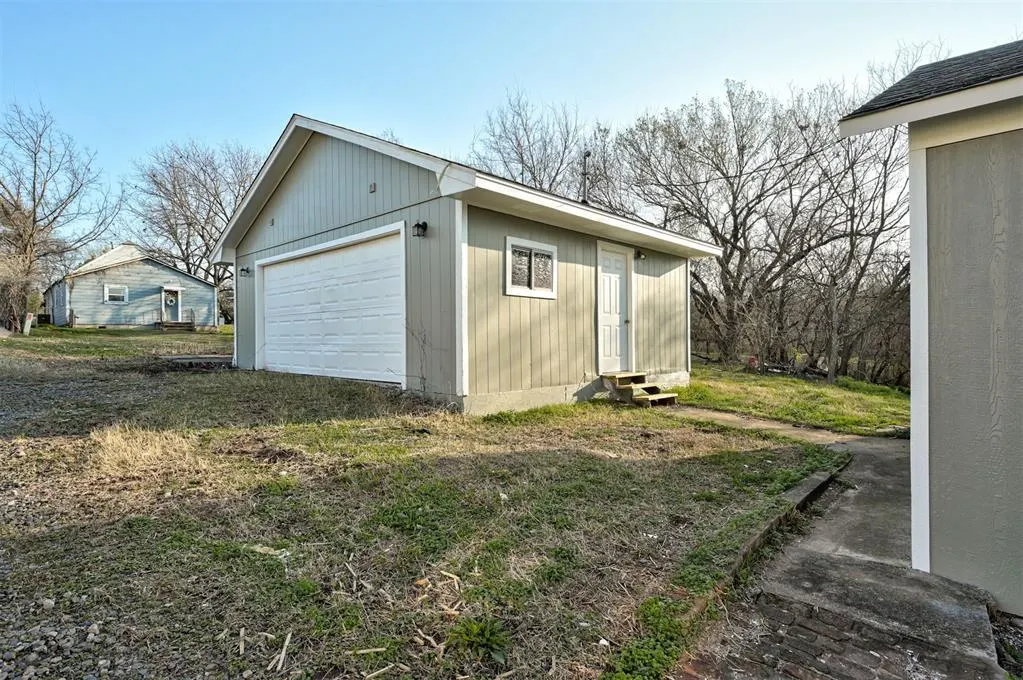 Photo 27 — 208 E 10th Street, Chandler, OK 74834
