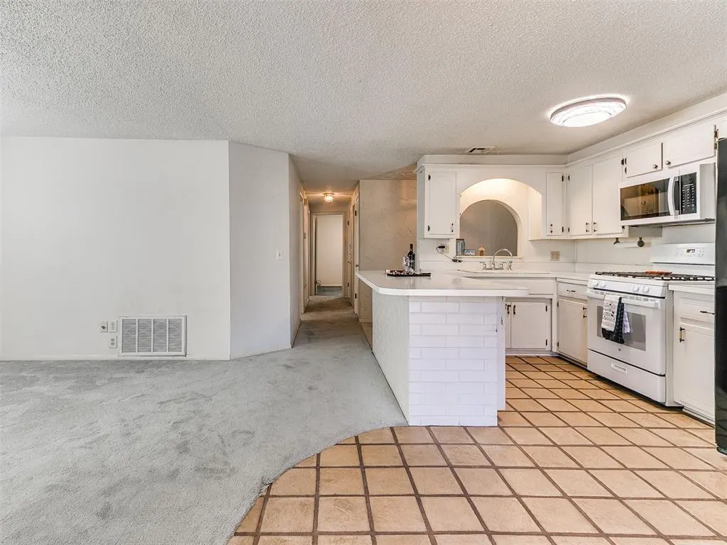 Photo 14 — 7601 NW 14th Street, Oklahoma City, OK 73127