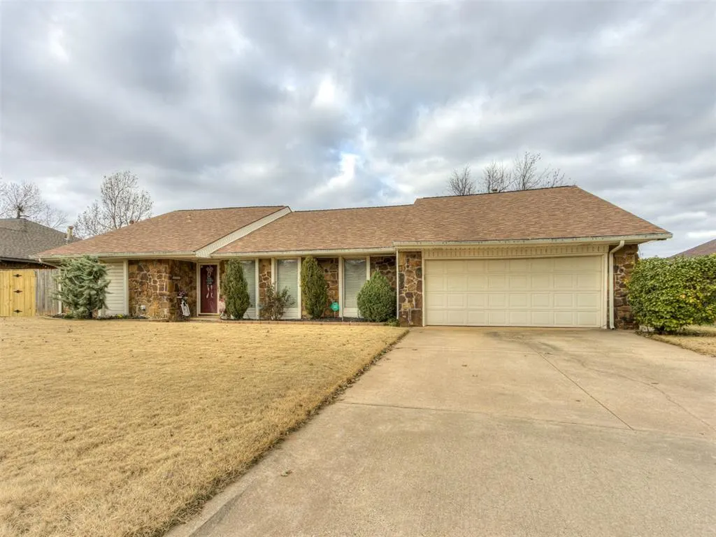 Photo 2 — 5213 NW 111th Terrace, Oklahoma City, OK 73162