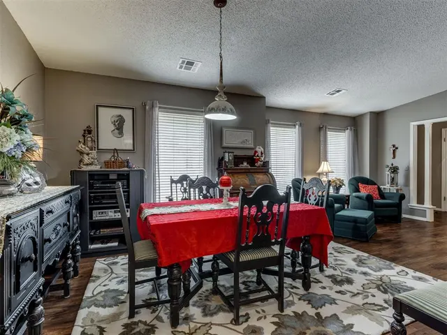 Photo 6 — 5213 NW 111th Terrace, Oklahoma City, OK 73162