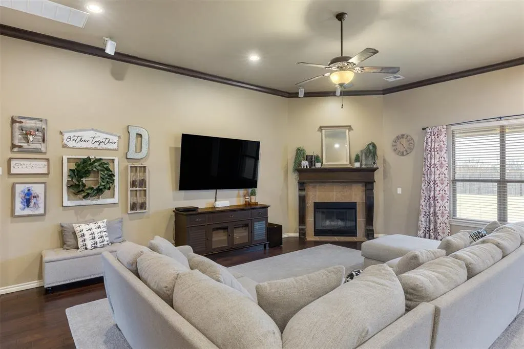 Photo 4 — 1433 Glenolde Place, Edmond, OK 73003