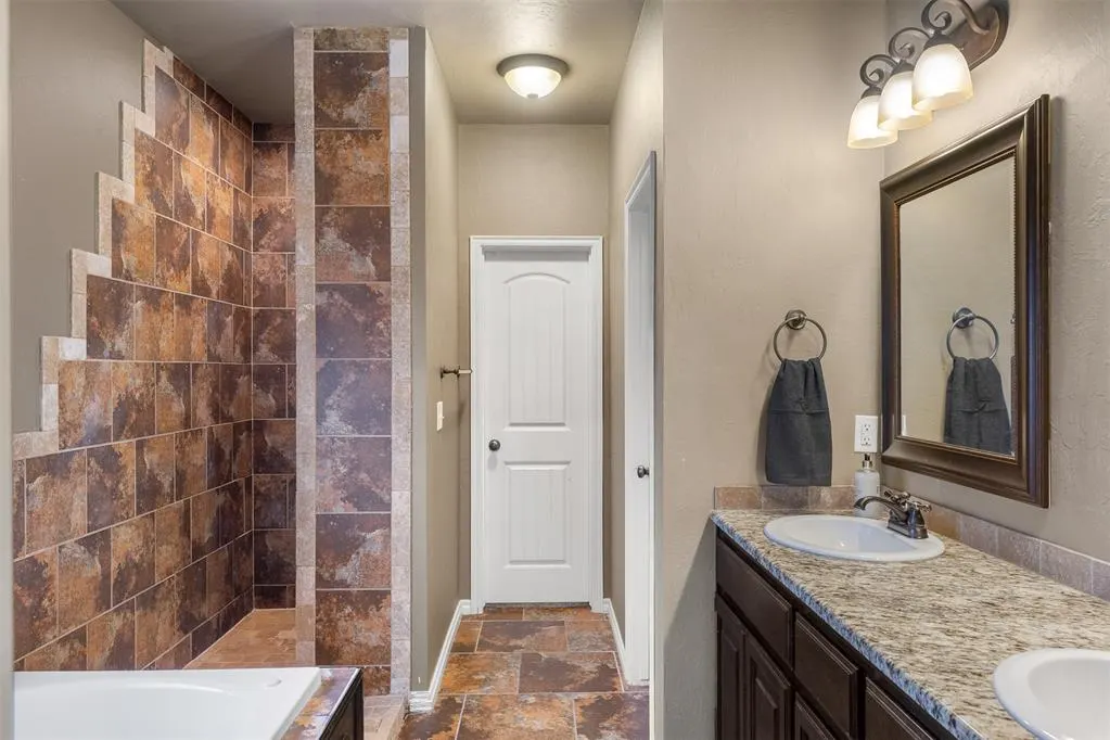 Photo 19 — 1433 Glenolde Place, Edmond, OK 73003