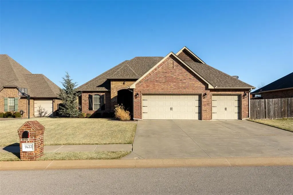 Photo 40 — 1433 Glenolde Place, Edmond, OK 73003