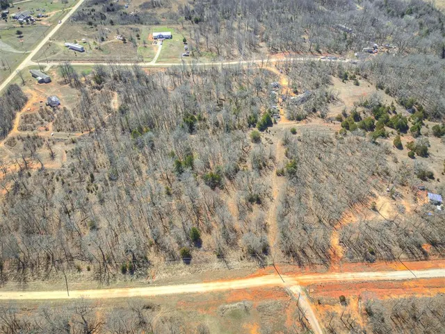 Photo 4 — Skyview Drive, Tecumseh, OK 74873