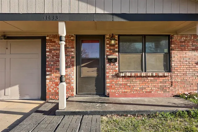 Photo 4 — 1433 NW 104th Terrace, Oklahoma City, OK 73114