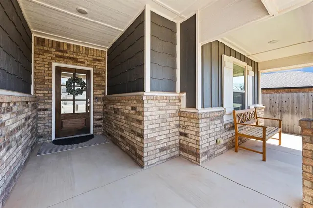 Photo 2 — 616 Windy Lane, Yukon, OK 73099