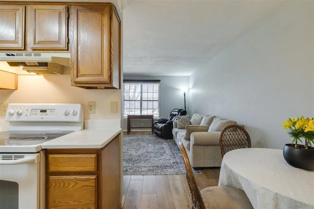 Photo 15 — 11130 N Stratford Drive 315, Oklahoma City, OK 73120