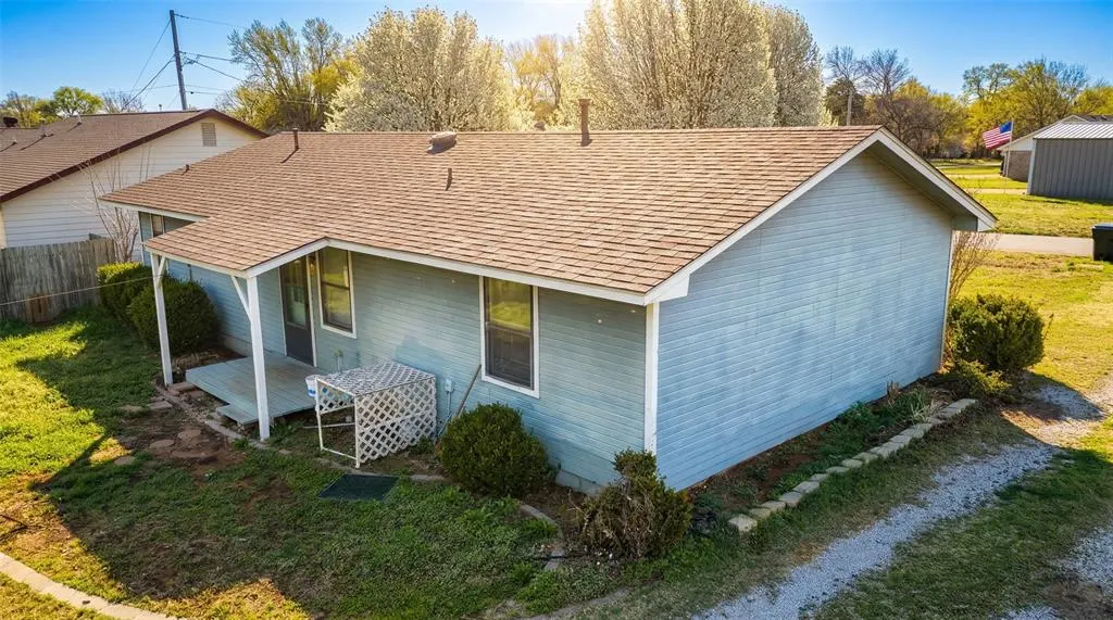 Photo 9 — 405 N Missouri Street, Elmore City, OK 73433