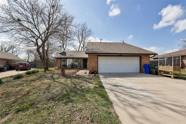 Front exterior — 804 Smalley Drive, Norman, OK 73071