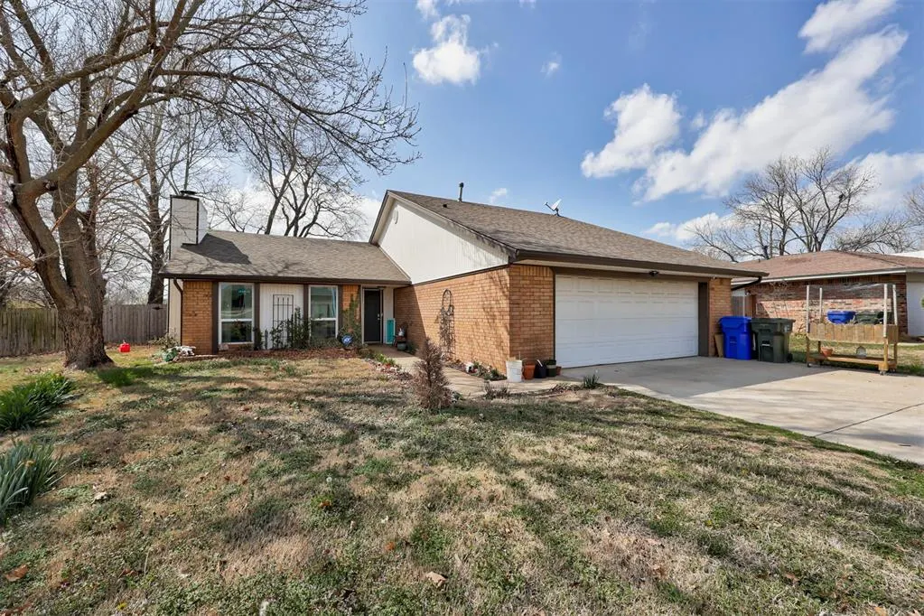 Photo 2 — 804 Smalley Drive, Norman, OK 73071