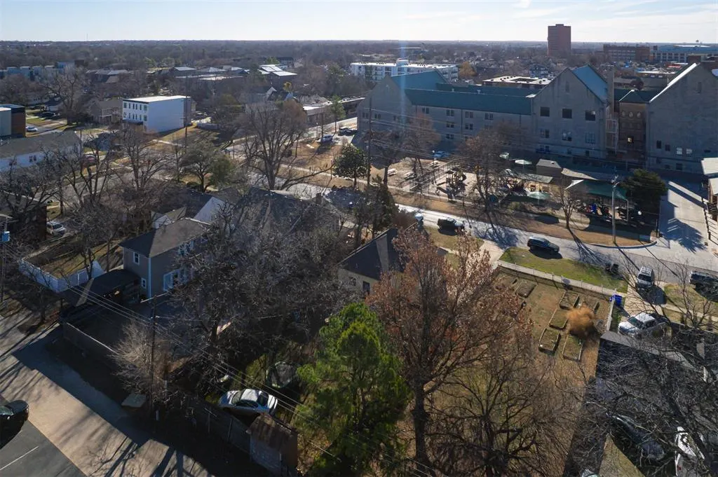 Photo 7 — 317 W Symmes Street, Norman, OK 73069