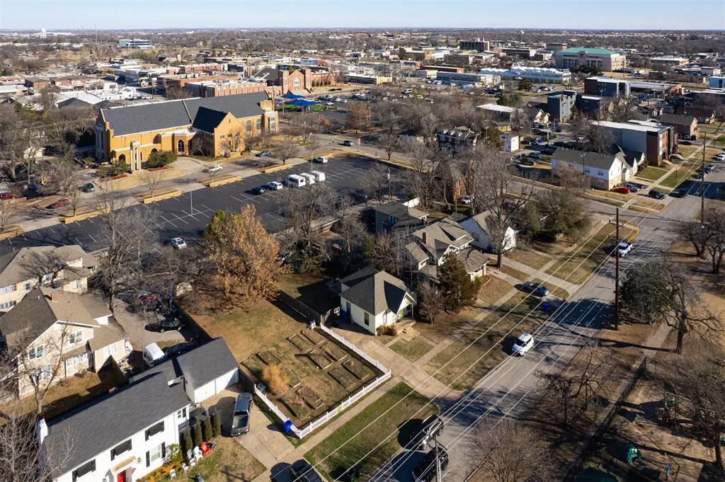 Photo 8 — 317 W Symmes Street, Norman, OK 73069