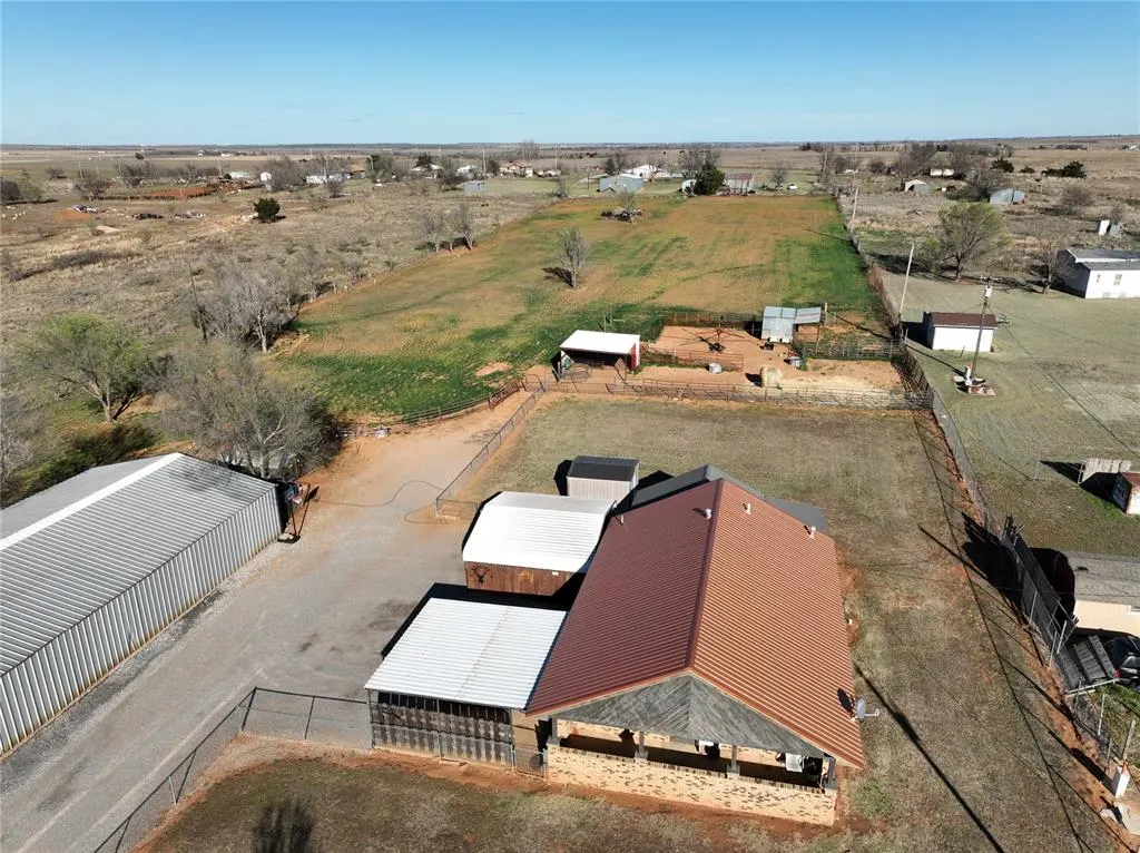 Photo 12 — 708 Town East Ash Street, Carnegie, OK 73015