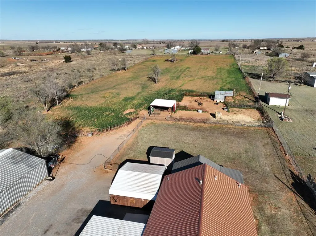 Photo 13 — 708 Town East Ash Street, Carnegie, OK 73015