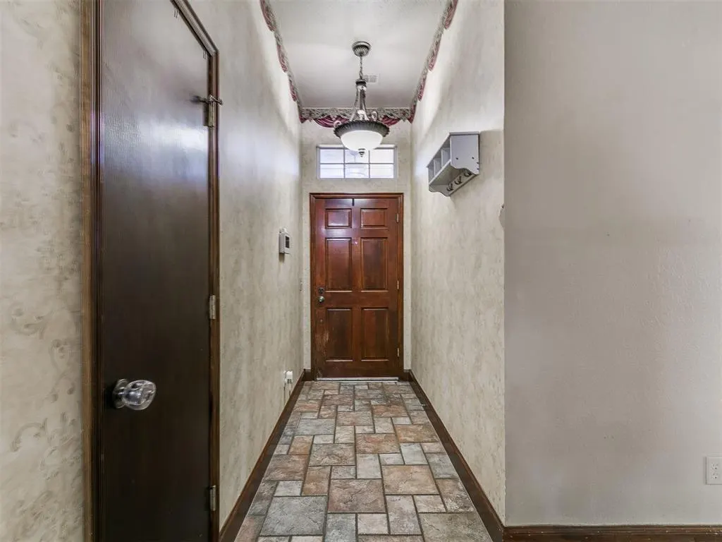 Photo 6 — 8525 Curtis Terrace, Oklahoma City, OK 73132