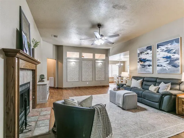 Photo 7 — 8525 Curtis Terrace, Oklahoma City, OK 73132