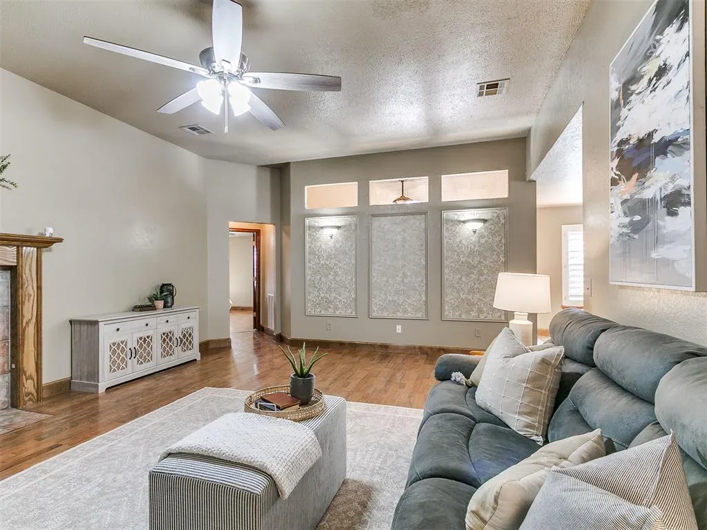 Photo 8 — 8525 Curtis Terrace, Oklahoma City, OK 73132