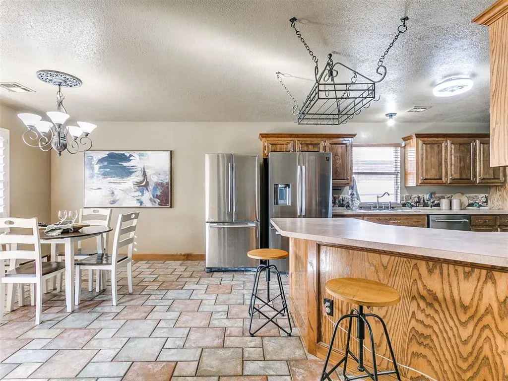 Photo 10 — 8525 Curtis Terrace, Oklahoma City, OK 73132