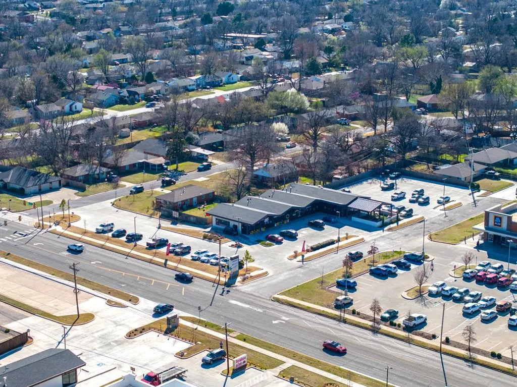 Photo 9 — 2909 Nimitz Boulevard, Oklahoma City, OK 73112