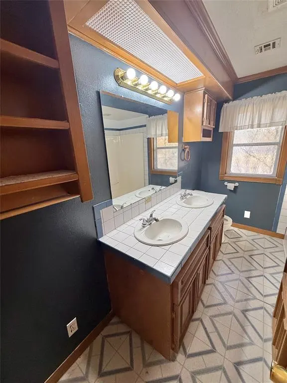 Photo 9 — 1700 N Lee Street, Altus, OK 73521