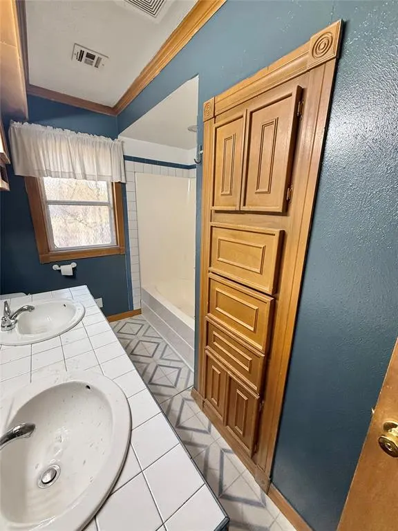 Photo 10 — 1700 N Lee Street, Altus, OK 73521