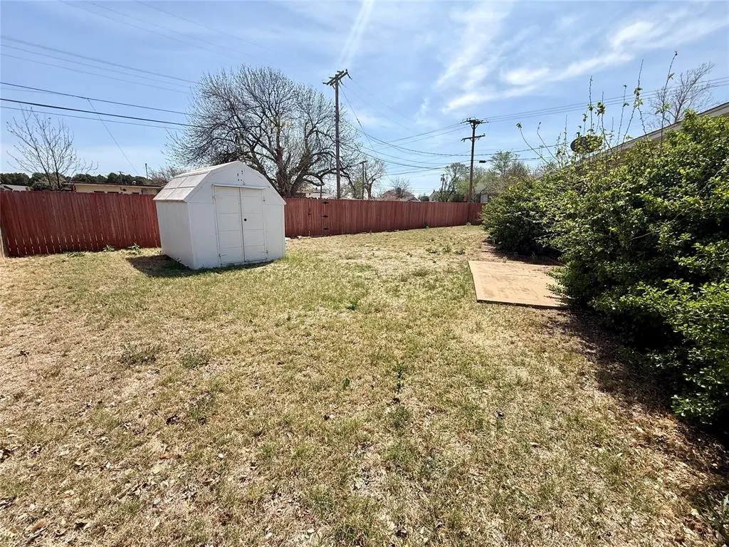 Photo 17 — 1700 N Lee Street, Altus, OK 73521