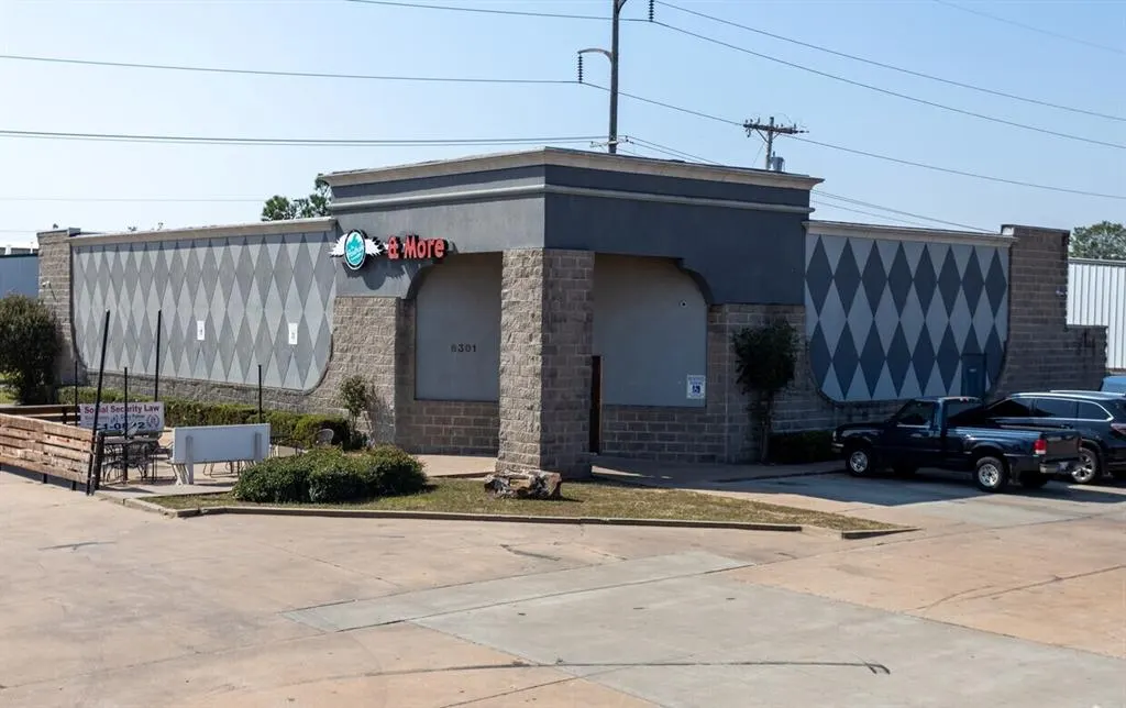 Front exterior — 8301 Glade Avenue, Oklahoma City, OK 73132