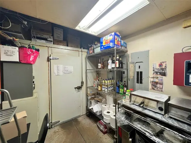 Photo 7 — 8301 Glade Avenue, Oklahoma City, OK 73132