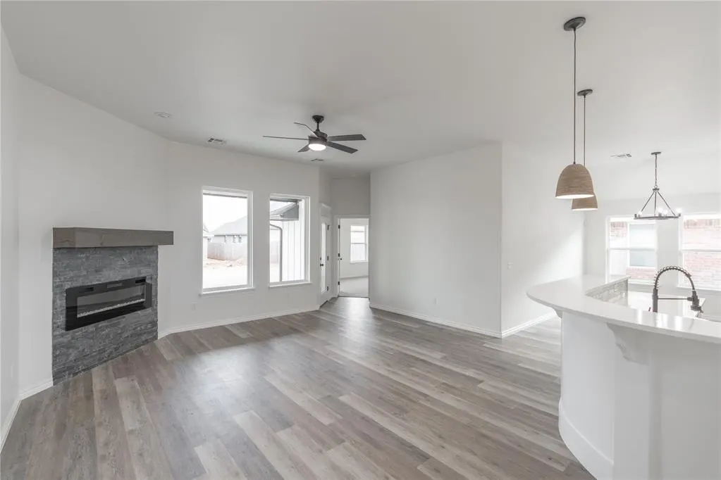 Photo 7 — 478 Hackberry Lane, Washington, OK 73093