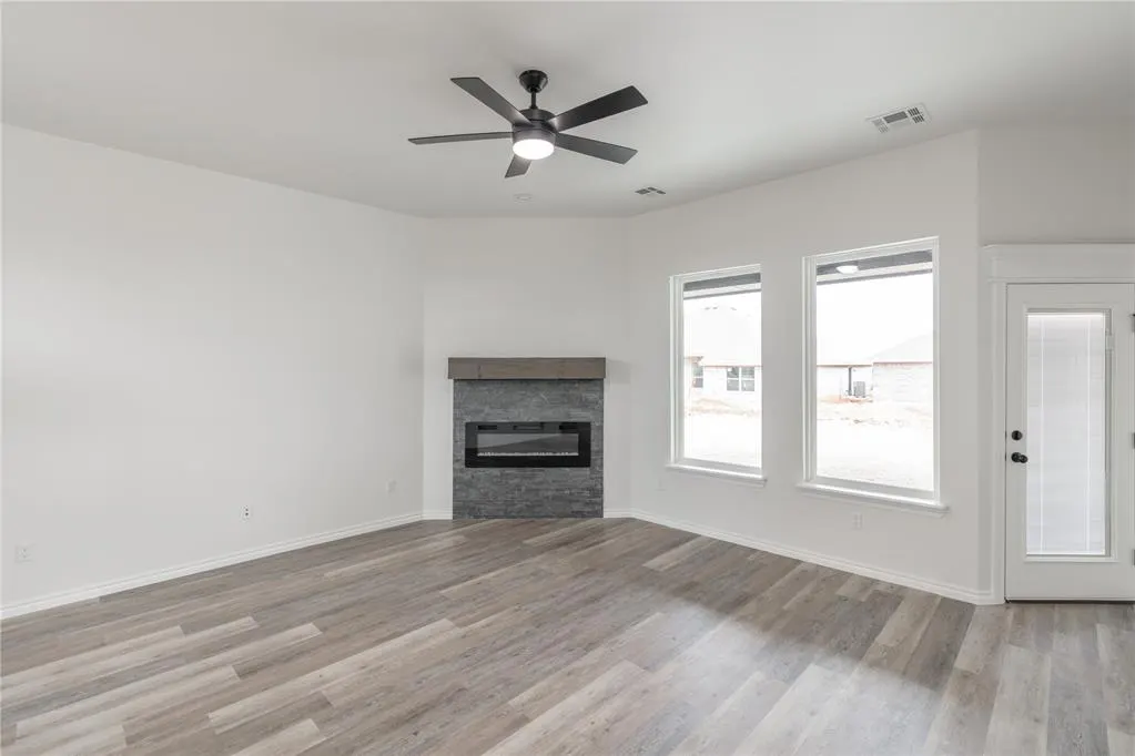 Photo 9 — 478 Hackberry Lane, Washington, OK 73093