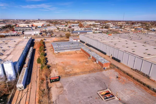 Photo 3 — 36 NE 36th Street, Oklahoma City, OK 73105