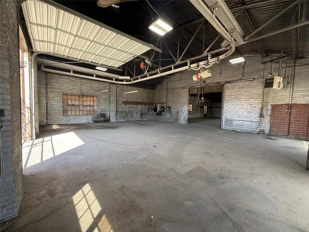 Photo 5 — 1704 NW 6th Street 100, Oklahoma City, OK 73106