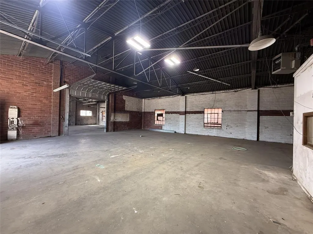 Photo 9 — 1704 NW 6th Street 100, Oklahoma City, OK 73106