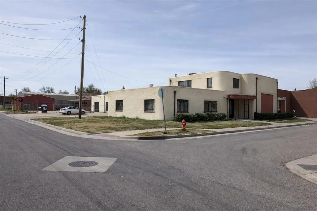 Photo 2 — 1704 NW 6th Street 100, Oklahoma City, OK 73106