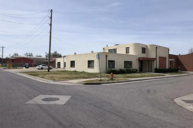 Photo 2 — 1704 NW 6th Street 100, Oklahoma City, OK 73106