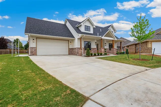Photo 2 — 12701 Cobblestone Curve Road, Oklahoma City, OK 73142