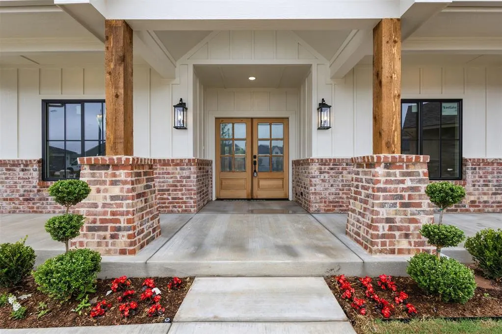 Photo 4 — 12701 Cobblestone Curve Road, Oklahoma City, OK 73142