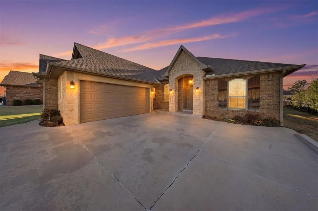 Photo 2 — 2951 Maupin Street, Choctaw, OK 73020