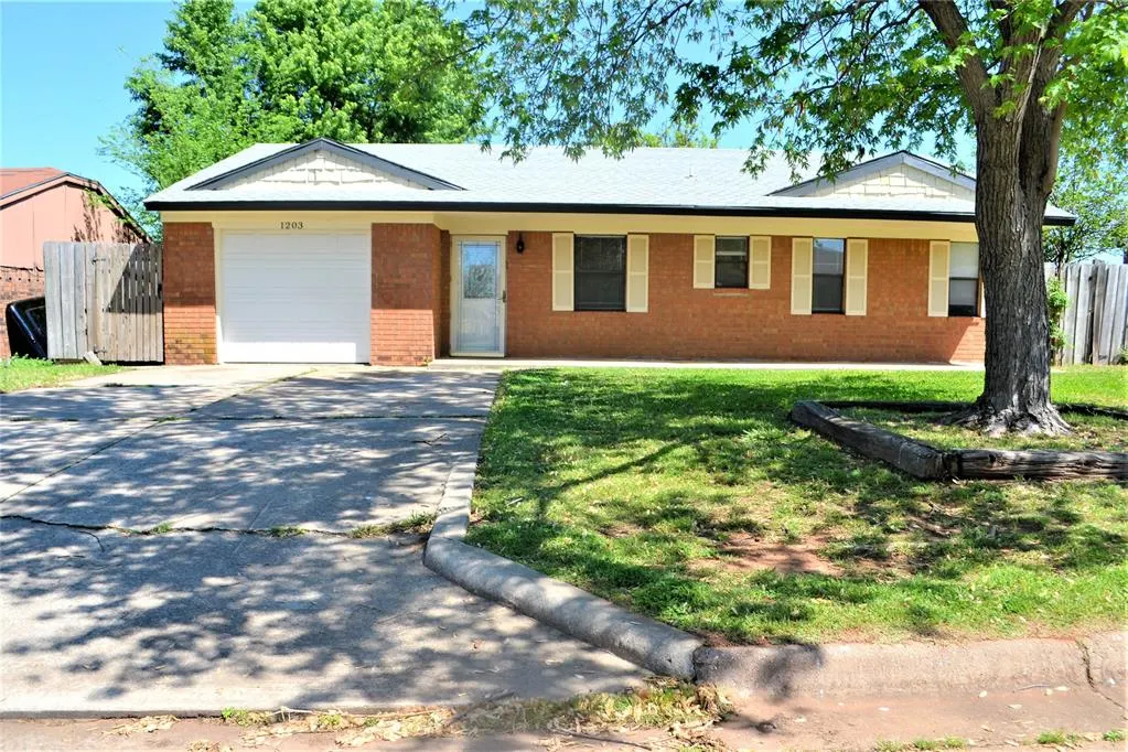 Photo 2 — 1203 N Whispering Glen Street, Tecumseh, OK 74873