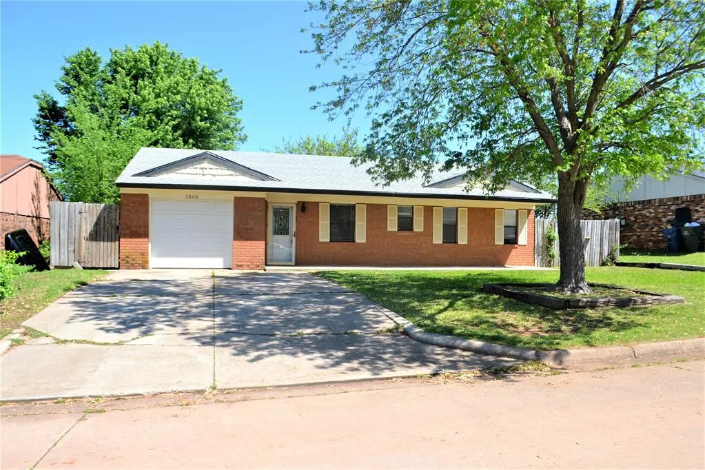 Photo 4 — 1203 N Whispering Glen Street, Tecumseh, OK 74873