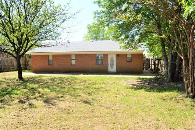 Photo 6 — 1203 N Whispering Glen Street, Tecumseh, OK 74873