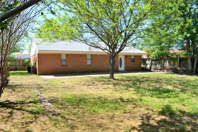 Photo 8 — 1203 N Whispering Glen Street, Tecumseh, OK 74873