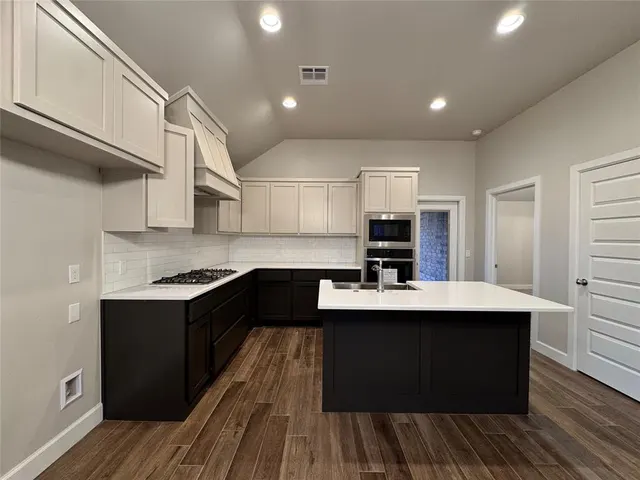 Photo 8 — 9300 NW 143rd Street, Yukon, OK 73099