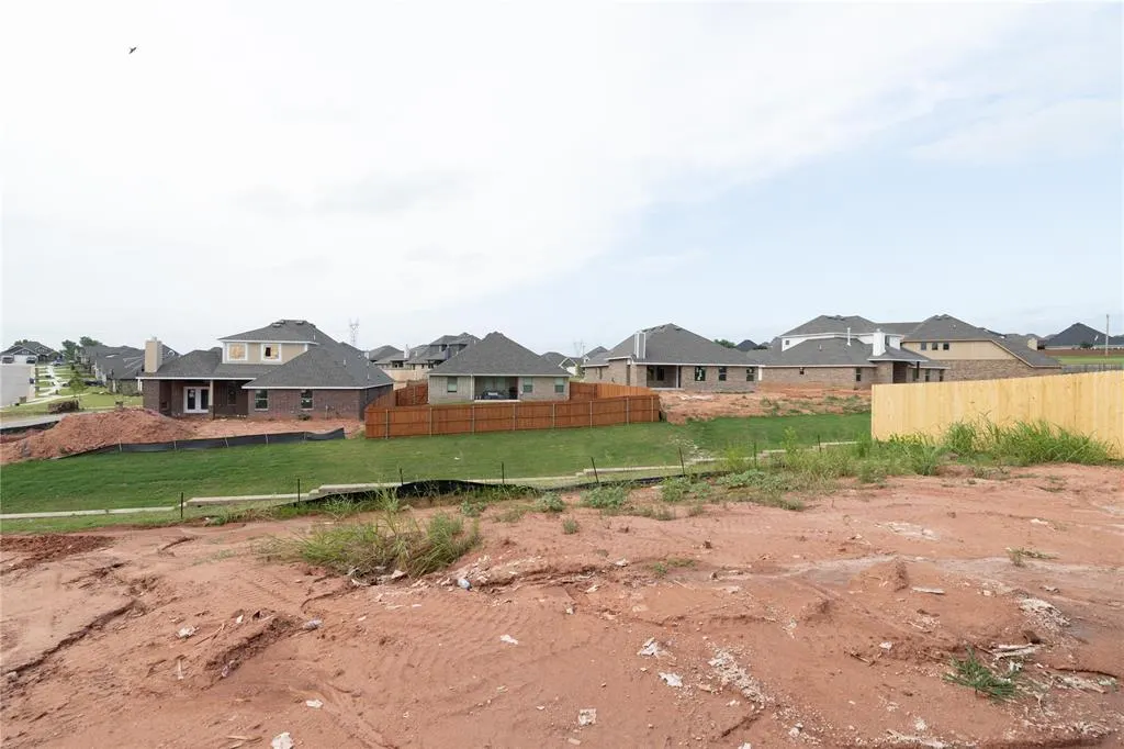Photo 17 — 3140 Grapevine Street, Edmond, OK 73034