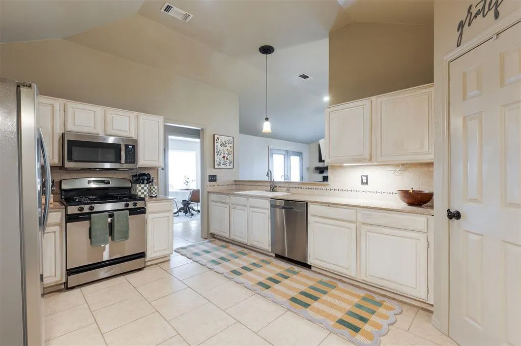 Photo 16 — 1812 Dena Drive, Edmond, OK 73003