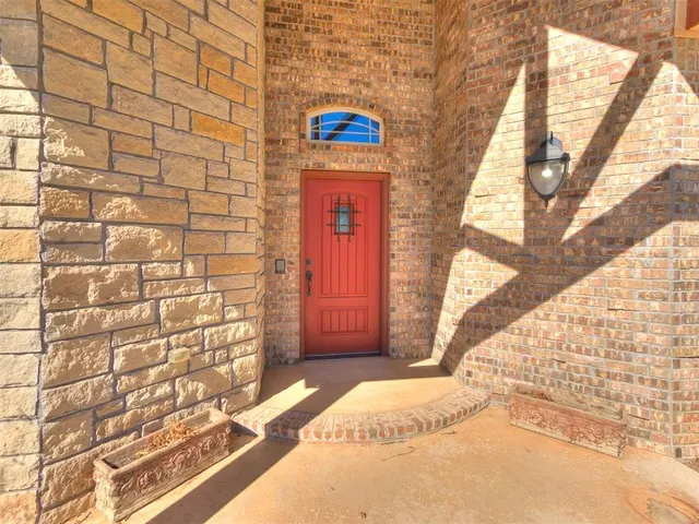 Photo 2 — 6213 Braniger Way, Oklahoma City, OK 73132