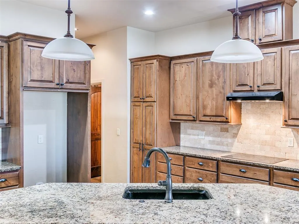 Photo 9 — 6213 Braniger Way, Oklahoma City, OK 73132