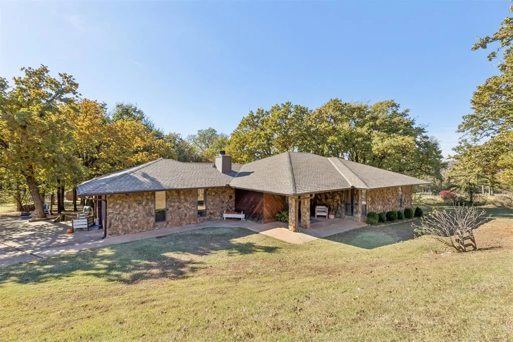 Front exterior — 10525 Candy Lane, Guthrie, OK 73044