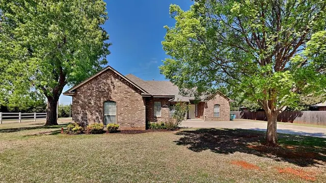 Photo 2 — 2217 Pine View Terrace, Edmond, OK 73003